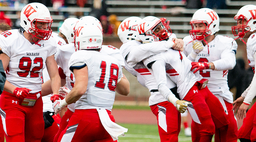 Wabash celebrates its win vs. Wittenberg (Wabash athletics photo by TR Photo)